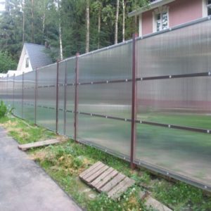 Прозрачный забор на даче